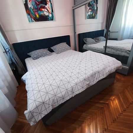 Ta'Arof Apartment Oradea Bagian luar foto